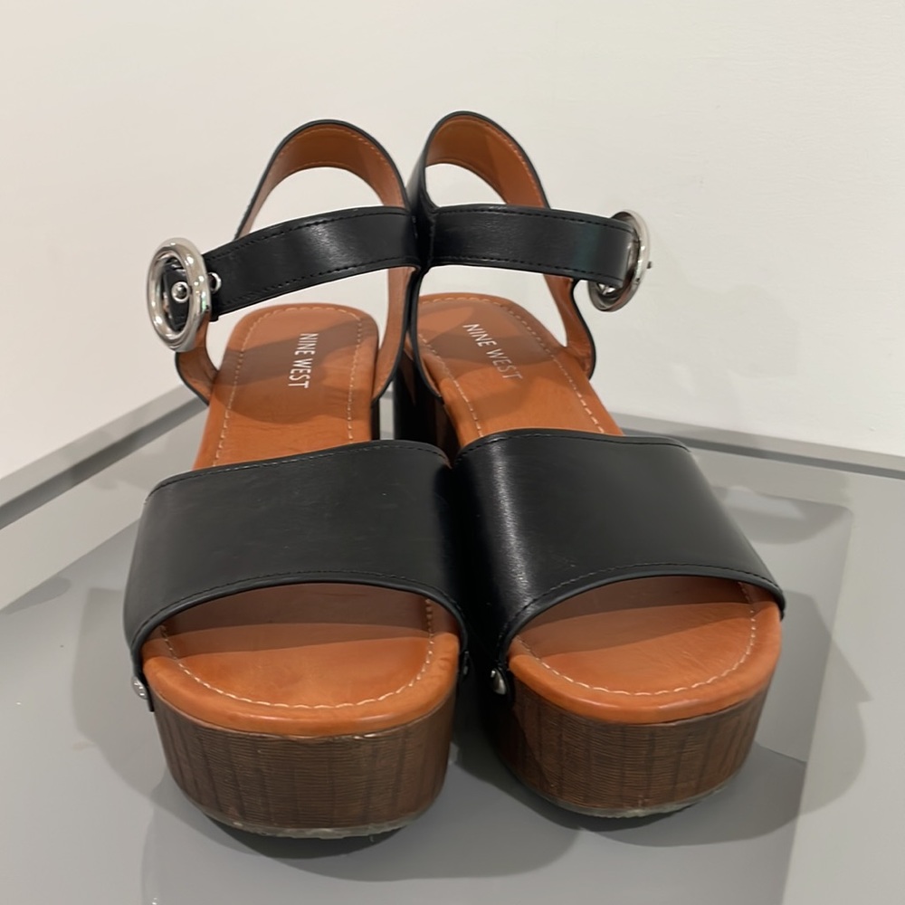 Like new Nine West sandals